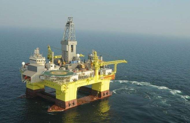 半潜钻井平台